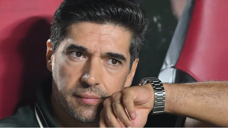 Abel Ferreira seguirá trabalho no Palmeiras.