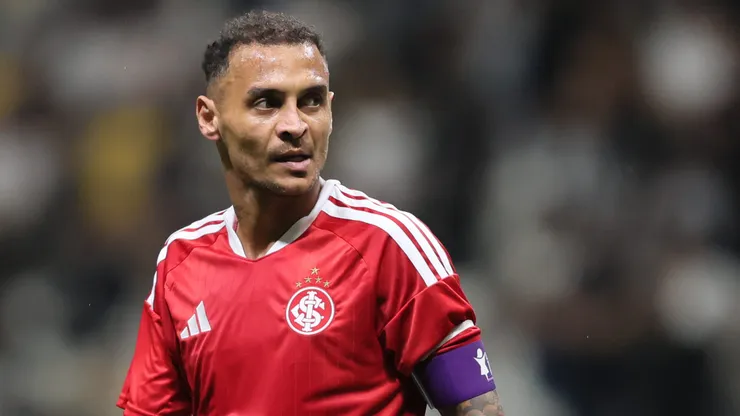 Alan Patrick jogador do Internacional durante partida contra o Atlético. Foto: Gilson Lobo/AGIF