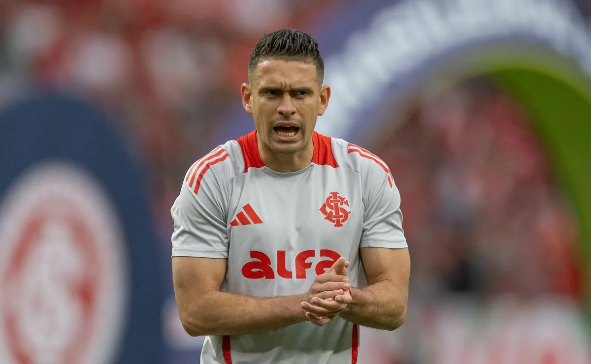 Escalação do Internacional: Com Borré e Carbonero, Pezzolano faz mudanças contra o São Paulo