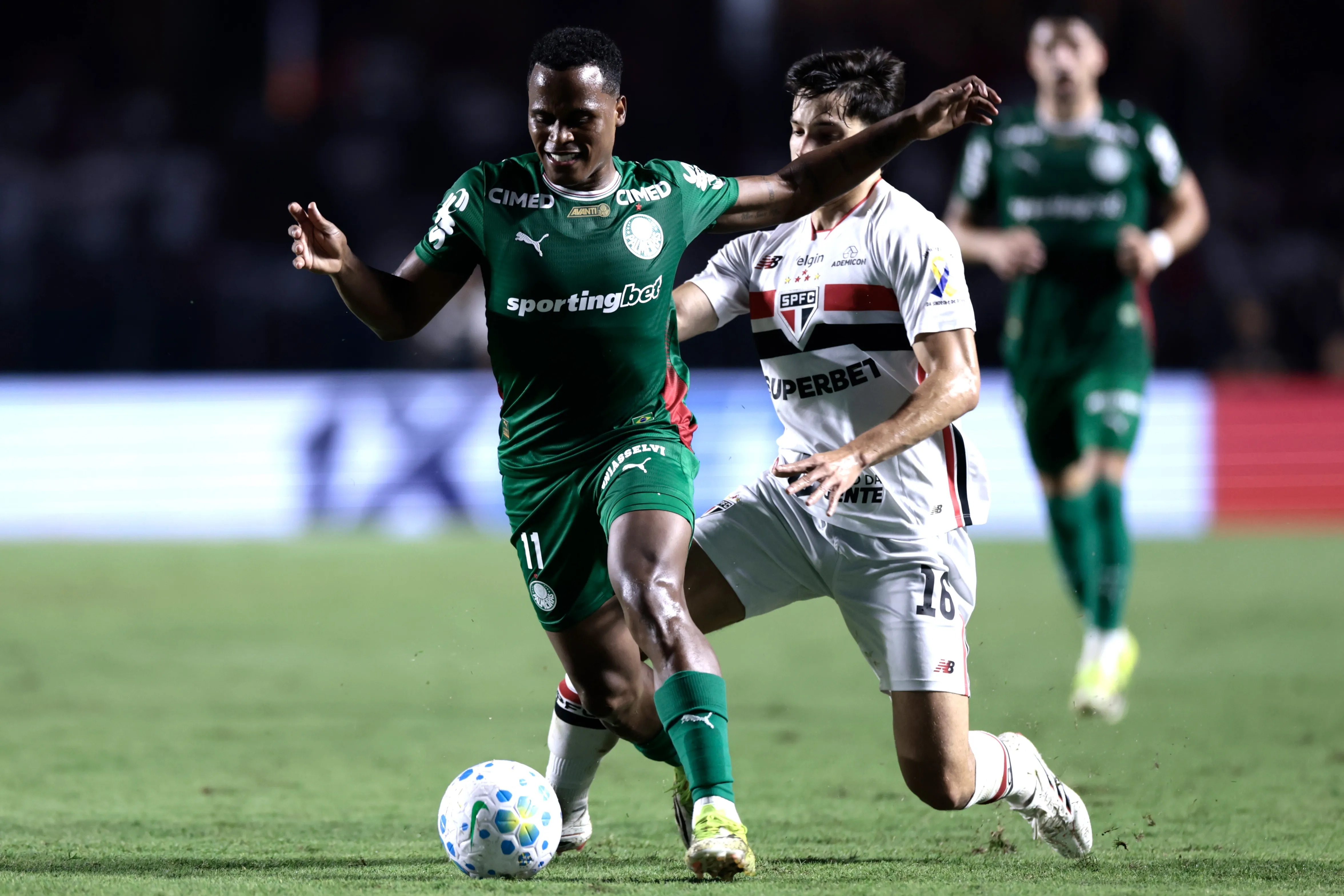 Arias jogador do Palmeiras durante partida contra o Sao Paulo no estadio Morumbi pelo campeonato Brasileiro A 2026. Foto: Marcello Zambrana/AGIF