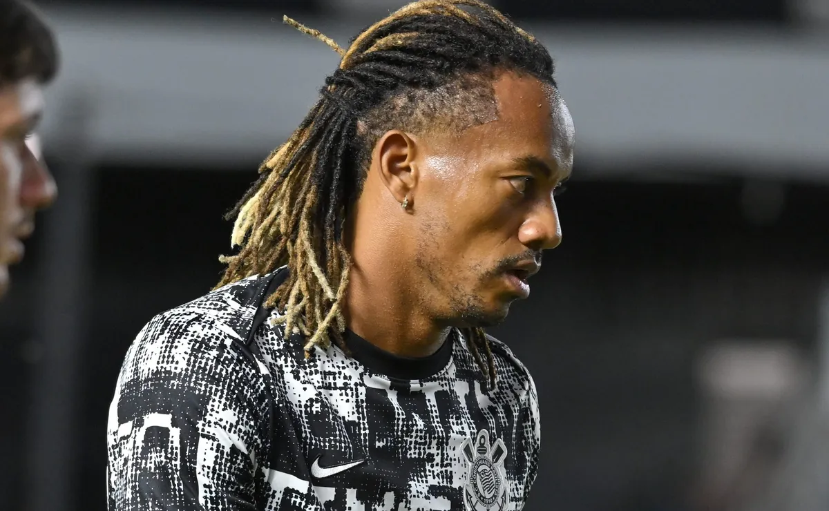 Carrillo atua pelo Peru contra Honduras, soma bons números e vira baixa no Corinthians no Brasileirão