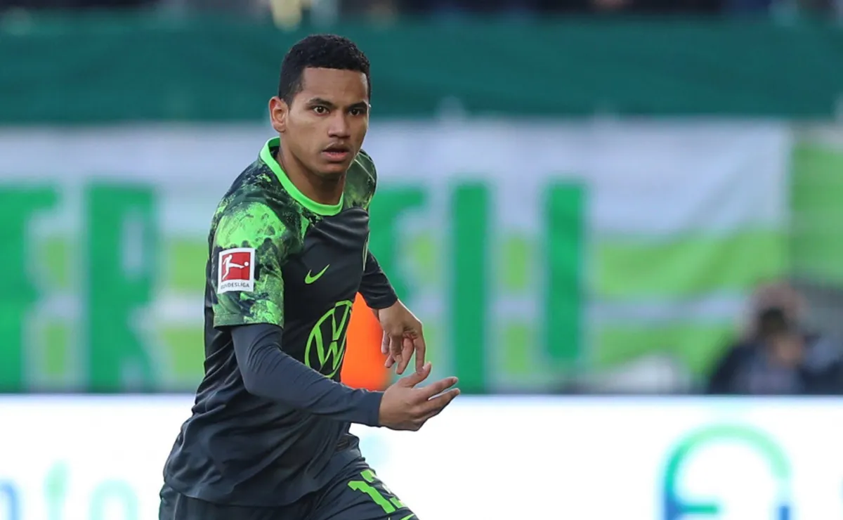 Após lesões no joelho, Rogério entra na mira do Internacional e planeja retorno ao futebol europeu