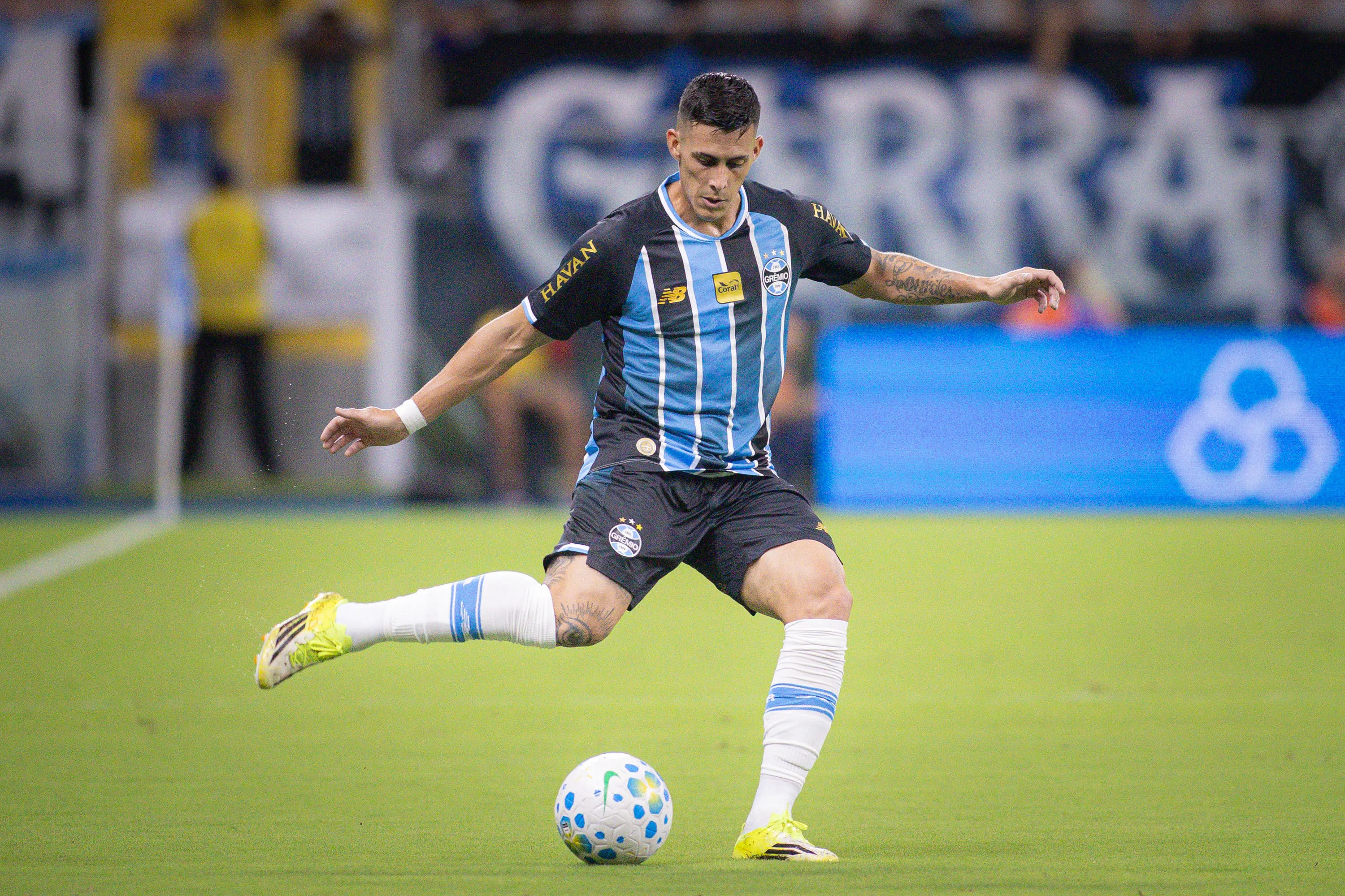 Pavón foi elogiado na lateral-direita. Foto: Maxi Franzoi/AGIF