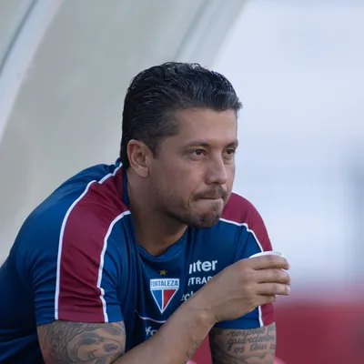 Carpini e Barros brigam feio em Fortaleza x Cuiabá