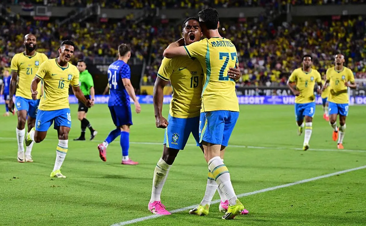 Endrick muda postura nos bastidores e ganha pontos com Ancelotti na disputa por vaga