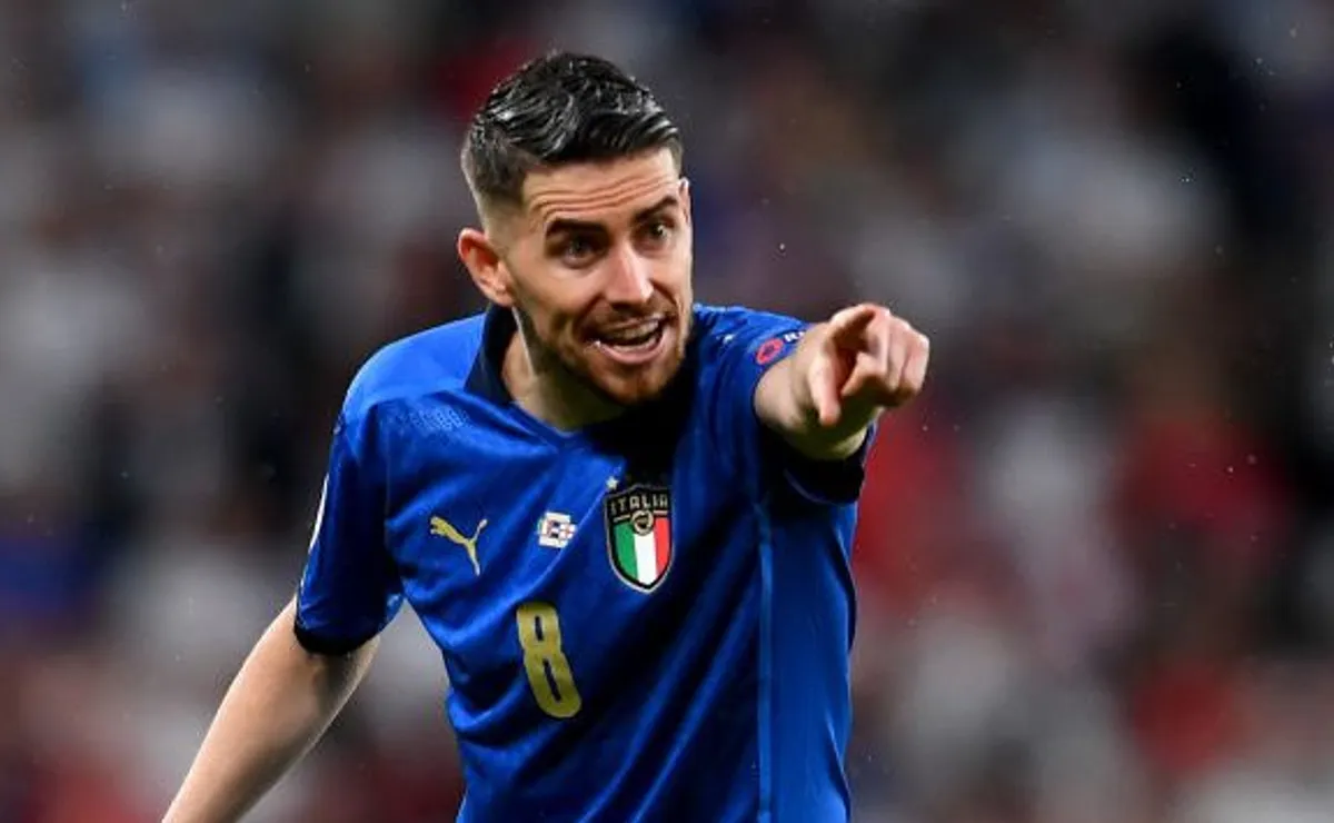Itália descartou Jorginho por desprezar o que acontece no futebol brasileiro, afirma fonte próxima ao volante