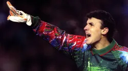 Borislav Mihailov em ação pela seleção búlgara, em 1993