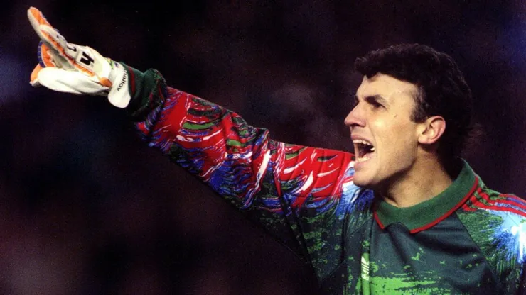 Borislav Mihailov em ação pela seleção búlgara, em 1993