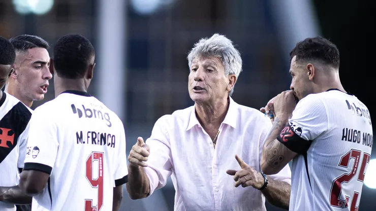 Renato durante partida do Cruz-Maltino em São Januário