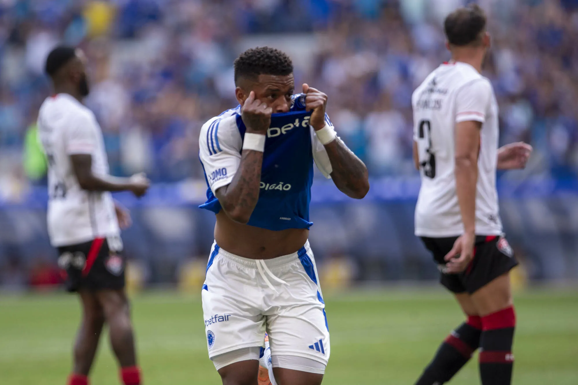 Cruzeiro venceu o último duelo contra o Vitória. Foto: Fernando Moreno/AGIF