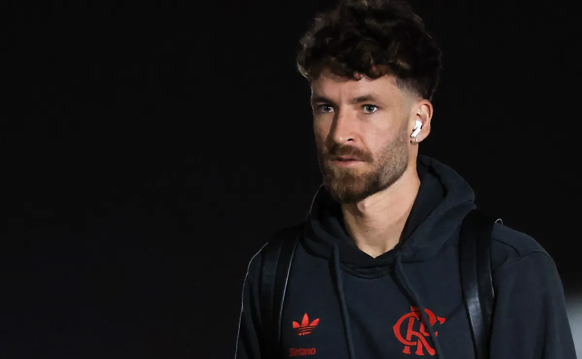 Ancelotti se posiciona sobre Léo Pereira na coletiva após jogo contra a Croácia e elogia zagueiro do Flamengo