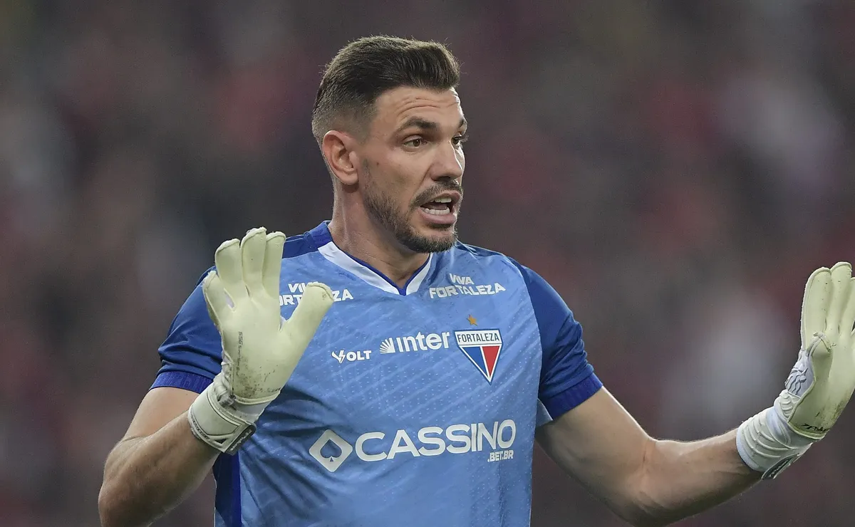 João Ricardo tem novo drama após ser reprovado em exames no Corinthians e sofreu lesão grave no joelho