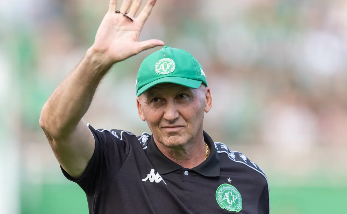 Atlético-MG mira primeiros pontos como visitante e Gilmar Dal Pozzo aposta em nova formação da Chapecoense