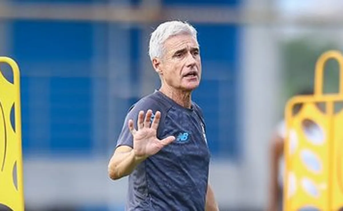 Arthur puxa a lista de problemas para enfrentar o Palmeiras e Luís Castro é provocado a mudar a escalação