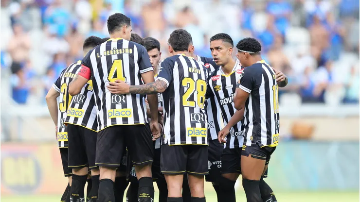 Jogadores do Peixe no empate com a Raposa