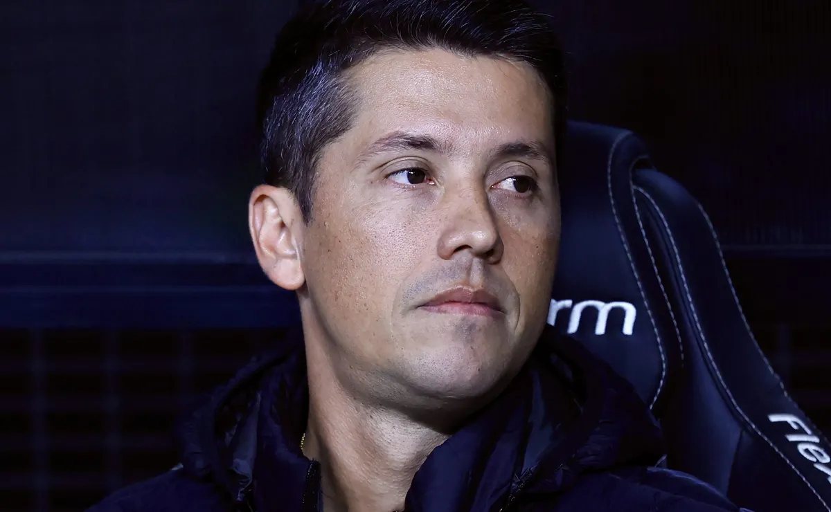 Thiago Carpini, do Fortaleza, explica confusão com Eduardo Barros: “São coisas que acontecem”