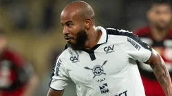 Meio-campista não jogou bem no Santos - Foto: Jorge Rodrigues/AGIF.