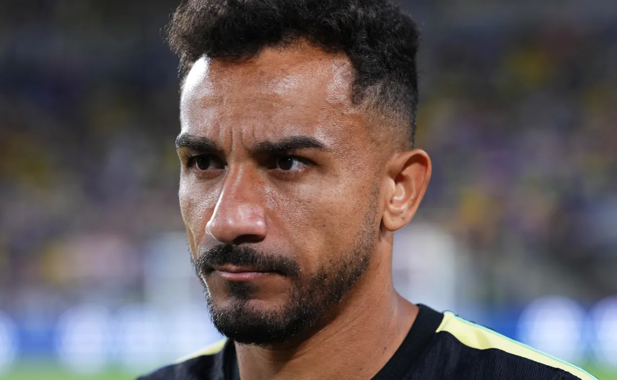 Danilo avalia declaração de Ancelotti sobre garantia na Copa