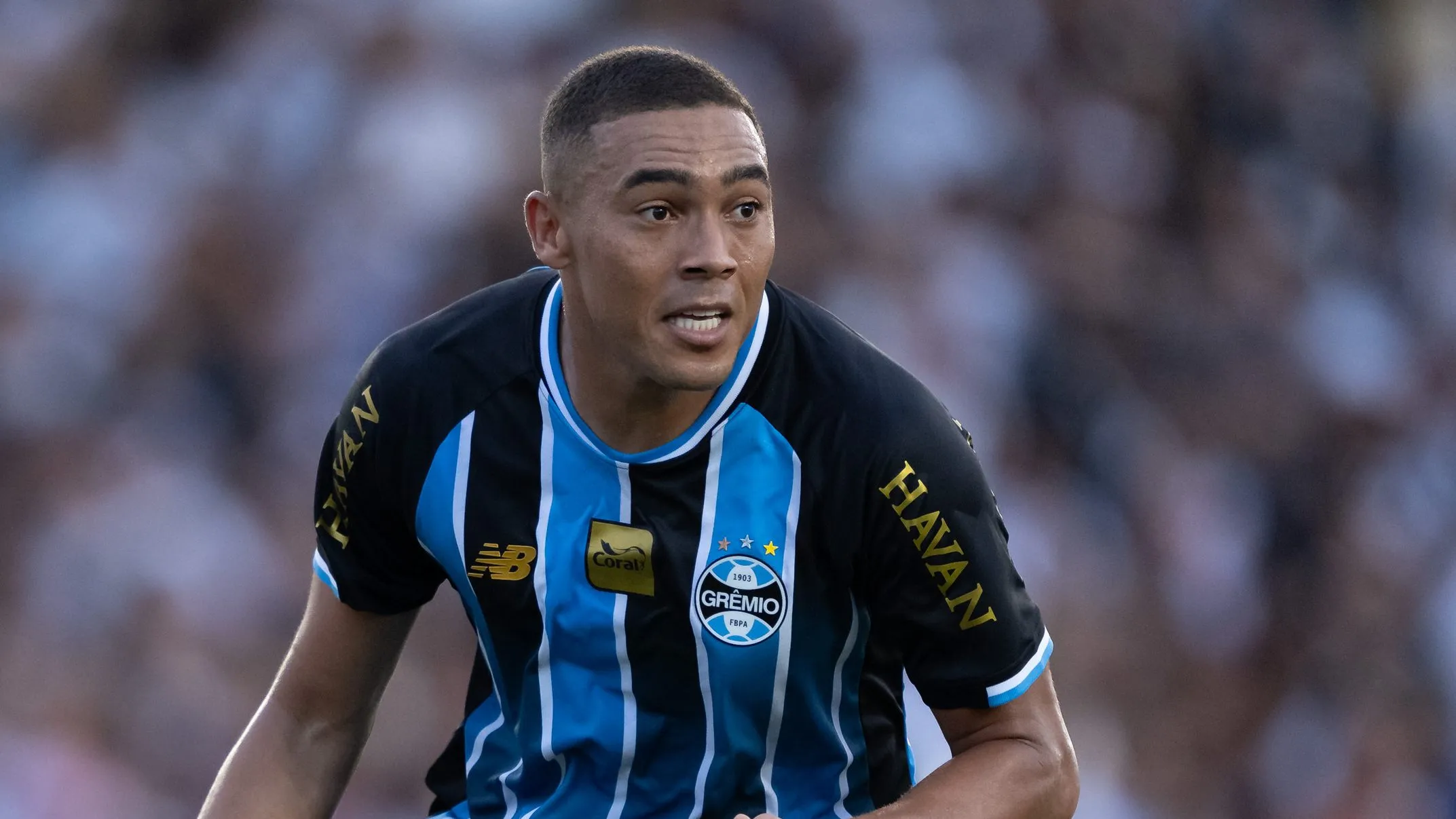 Carlos Vinícius teve influência nos bastidores - Foto: Jorge Rodrigues/AGIF.