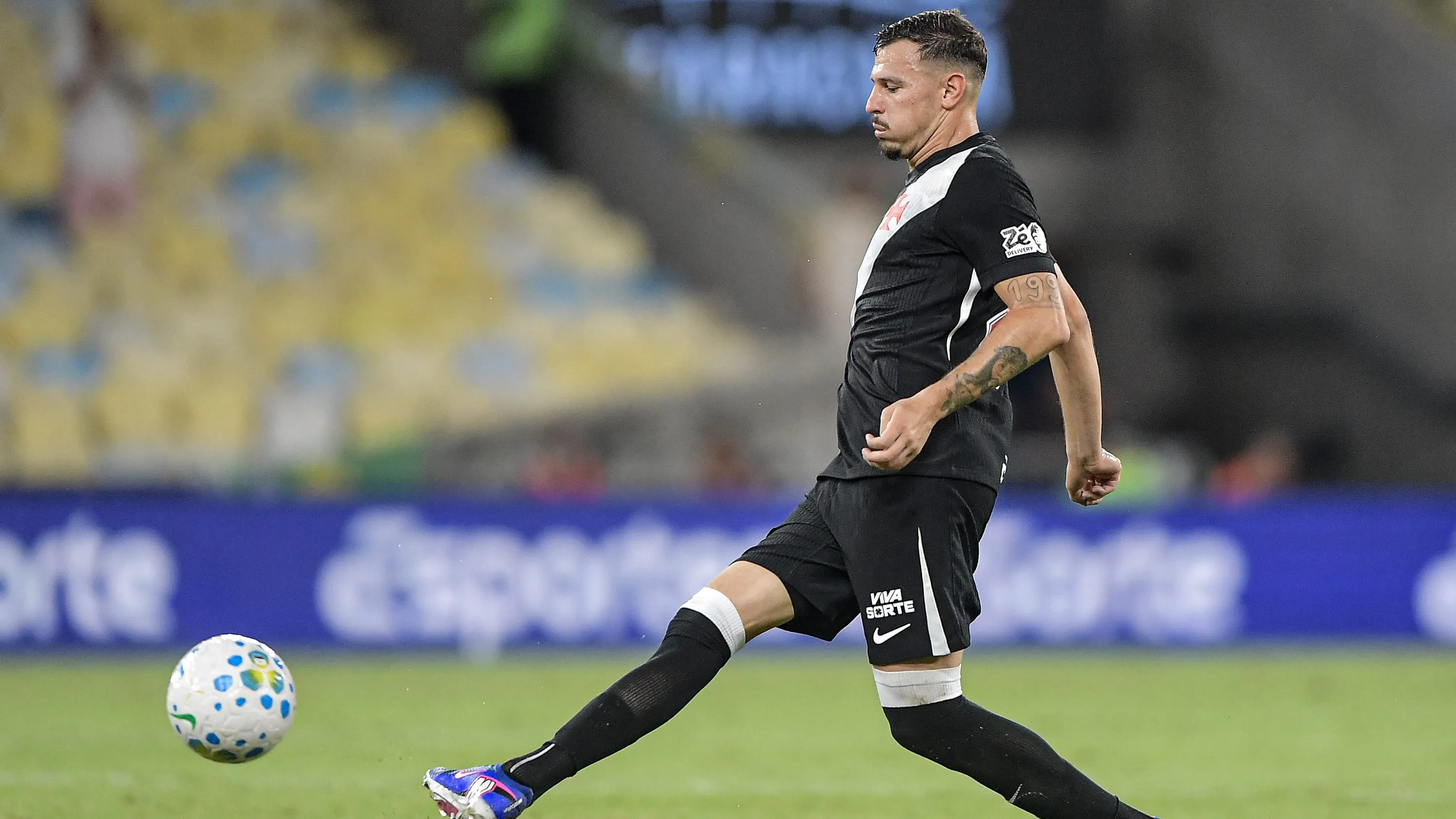 Hugo Moura jogador do Vasco