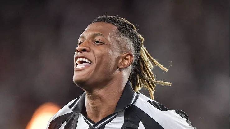 Danilo em campo pelo Botafogo.