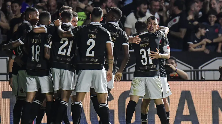 Vasco x Coritiba. Foto: Thiago Ribeiro/AGIF