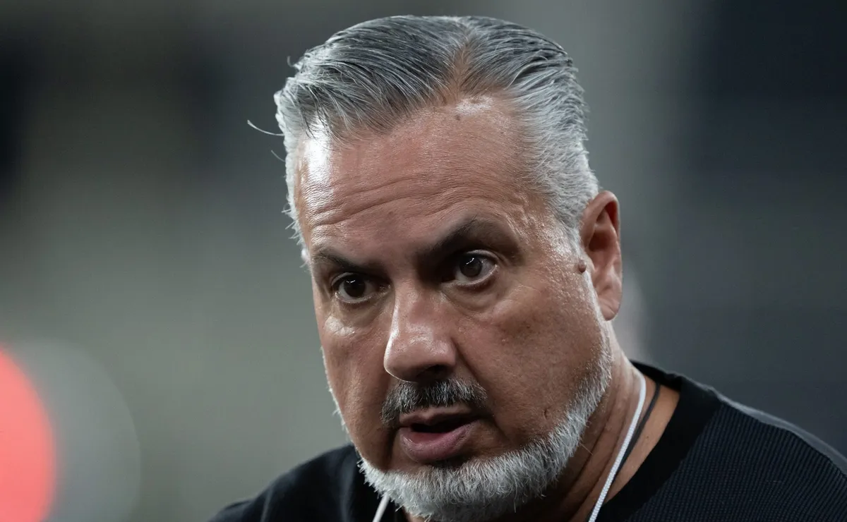 José Boto toma decisão e Flamengo não conta com a volta de Lorran; atacante pode continuar na Europa