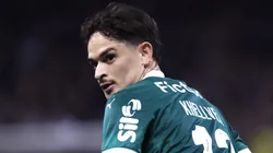 Khellven deve ser titular na LD na vaga de Giay, que volta da Data FIFA