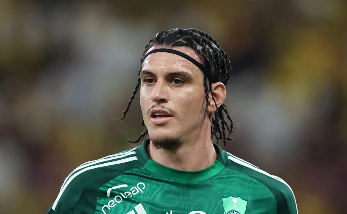 Palmeiras coloca como possibilidade a contratação de Roger Ibañez, da Seleção, na janela de julho