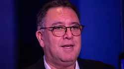 Marcelo Teixeira formalizou contrato profissional a joia da base até 2029 e Santos enfrenta assédio do exterior