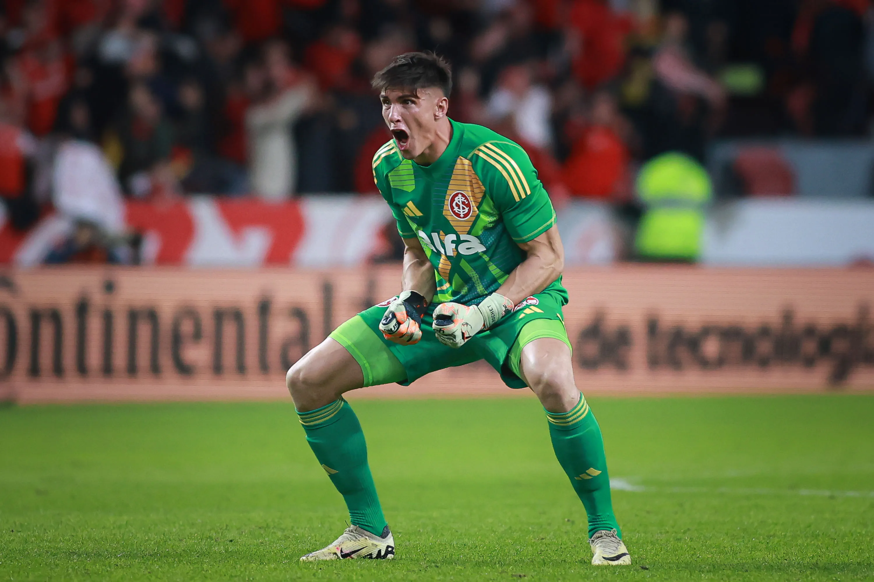 Sergio Rochet goleiro do Internacional comemora gol durante partida contra o Fluminense no estadio Beira-Rio pelo campeonato Copa Do Brasil 2025. Foto: Maxi Franzoi/AGIF