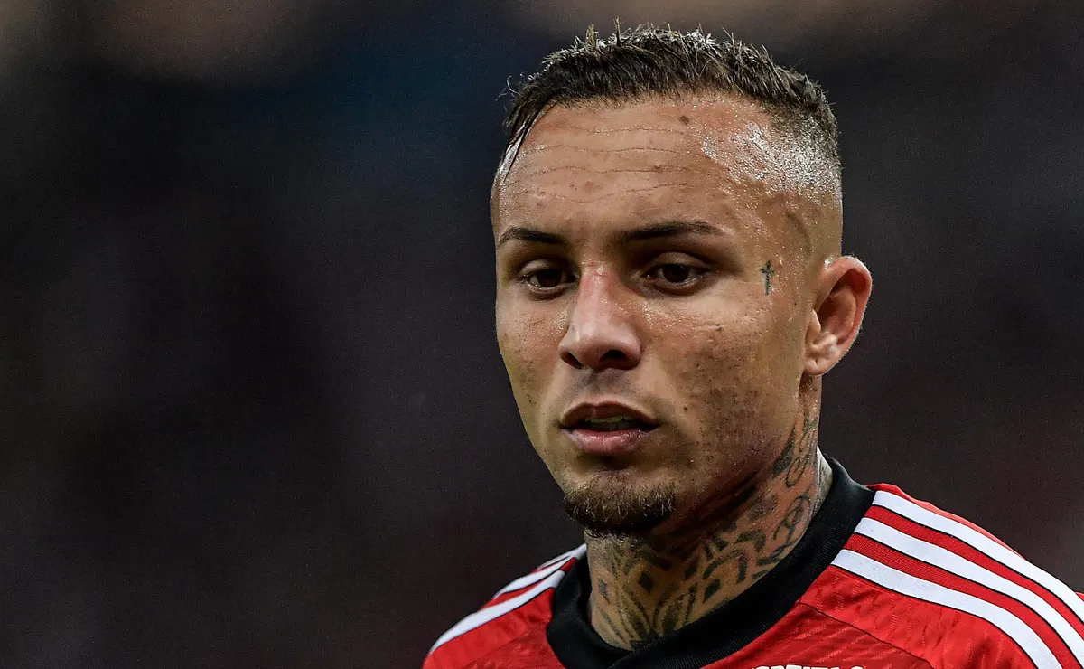 Grêmio pode lucrar com venda de Ruan e acompanha futuro de Everton Cebolinha