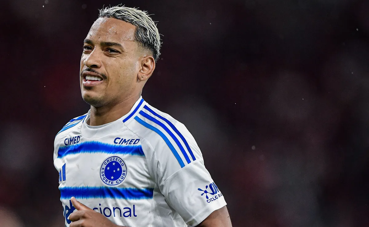 Cruzeiro x Vitória: Matheus Pereira supera Matheuzinho, mas diferença entre camisas 10 chama atenção