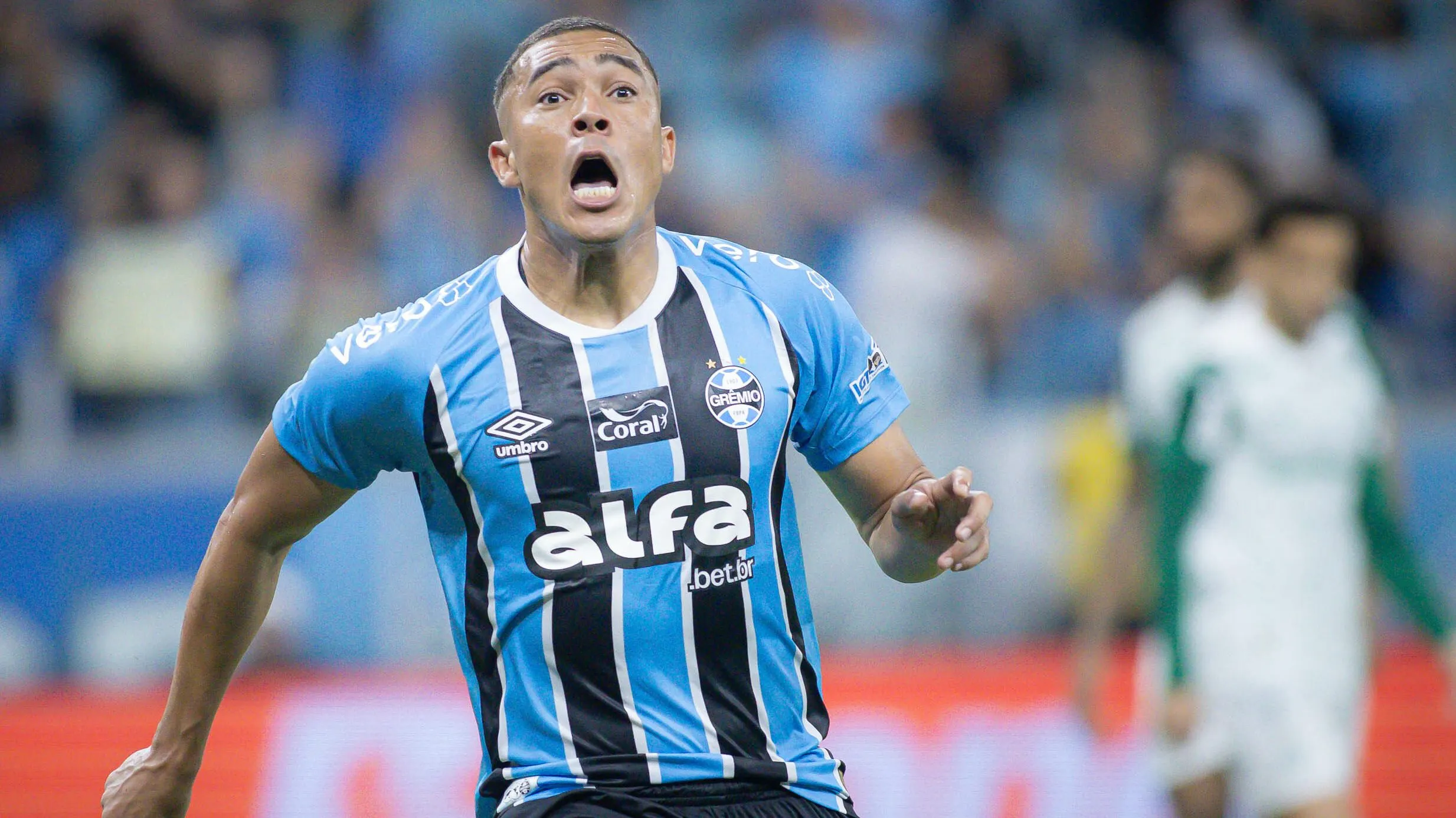 Carlos Vinícius. Foto: Maxi Franzoi/AGIF