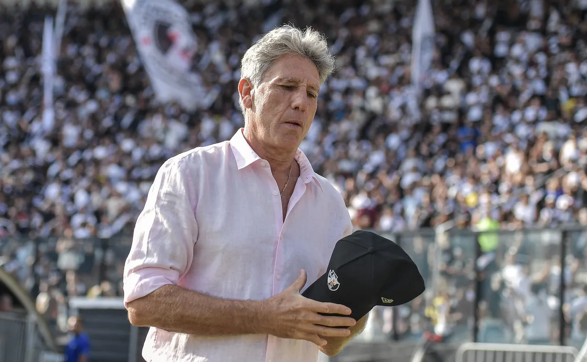 Vasco define substitutos de Gómez e Cuiabano e divulga escalação para enfrentar o Coritiba