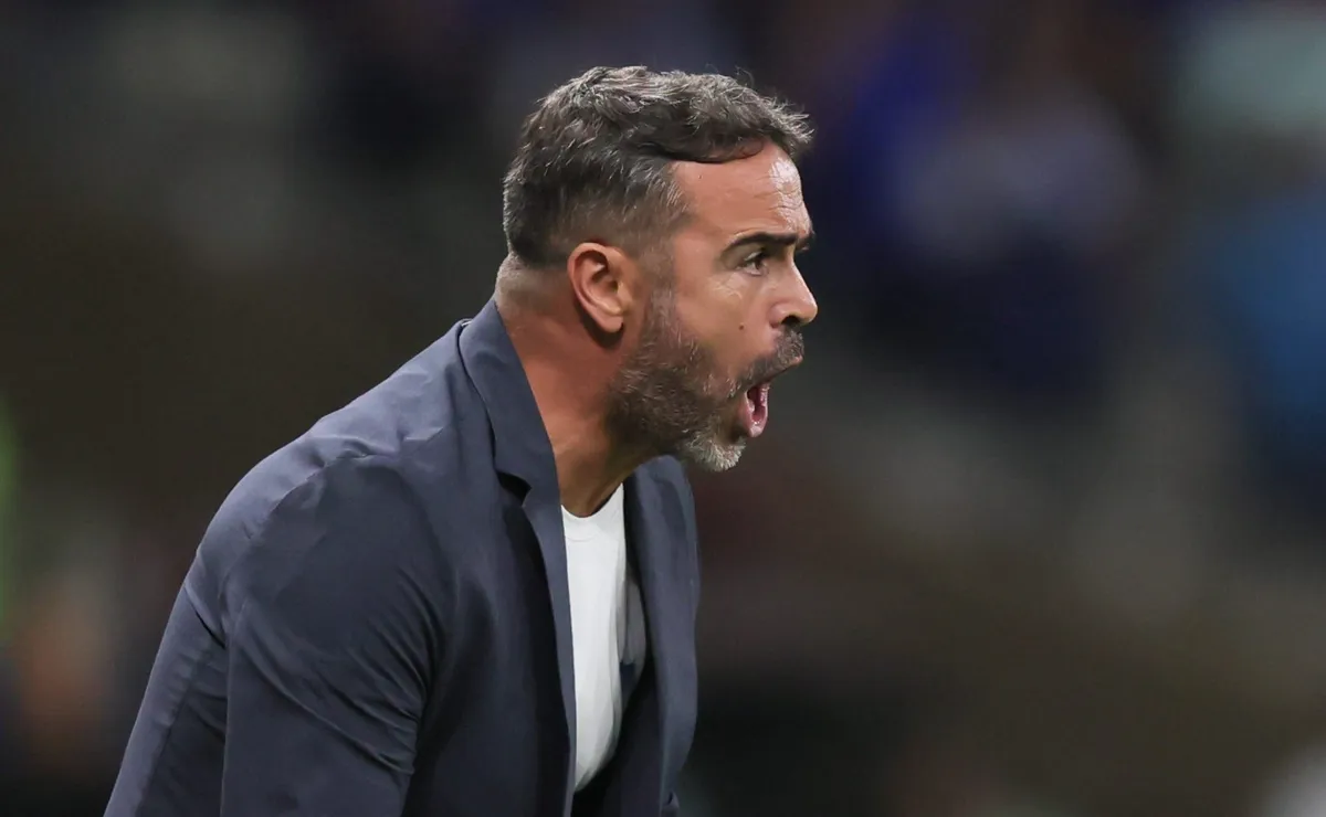 Cruzeiro bate o Vitória em estreia de Artur Jorge e esquema com Christian na esquerda ‘vinga’