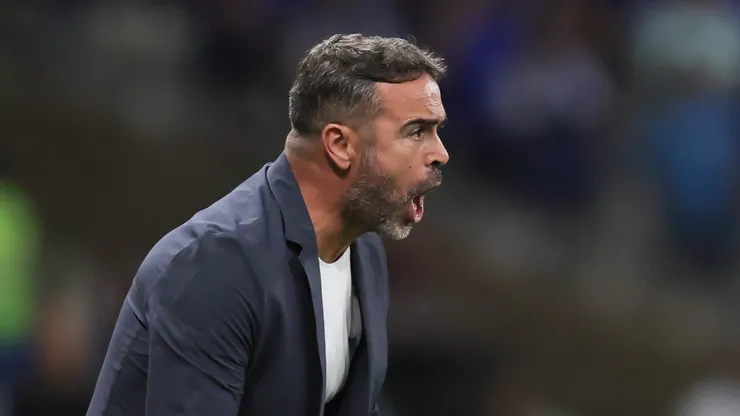 Artur Jorge tecnico do Cruzeiro durante partida contra o Vitoria no estadio Mineirao pelo campeonato Brasileiro A 2026. Foto: Gilson Lobo/AGIF
