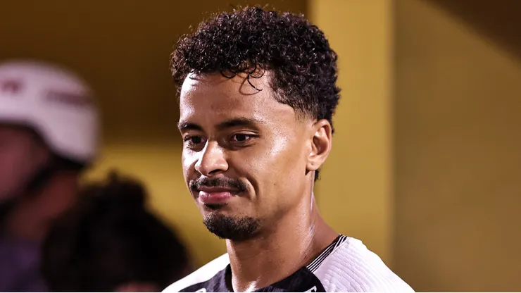 - Allan foi expulso e prejudicou muito o Corinthians
