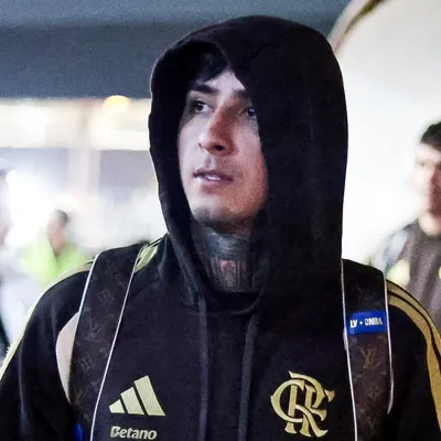 Pulgar quer permanecer no Flamengo mesmo diante de investidas