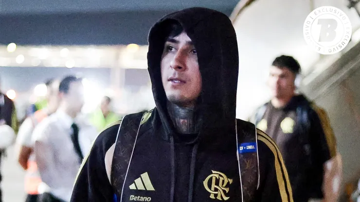 Erick Pulgar jogador do Flamengo durante viagem com o elenco para Bragança Paulista