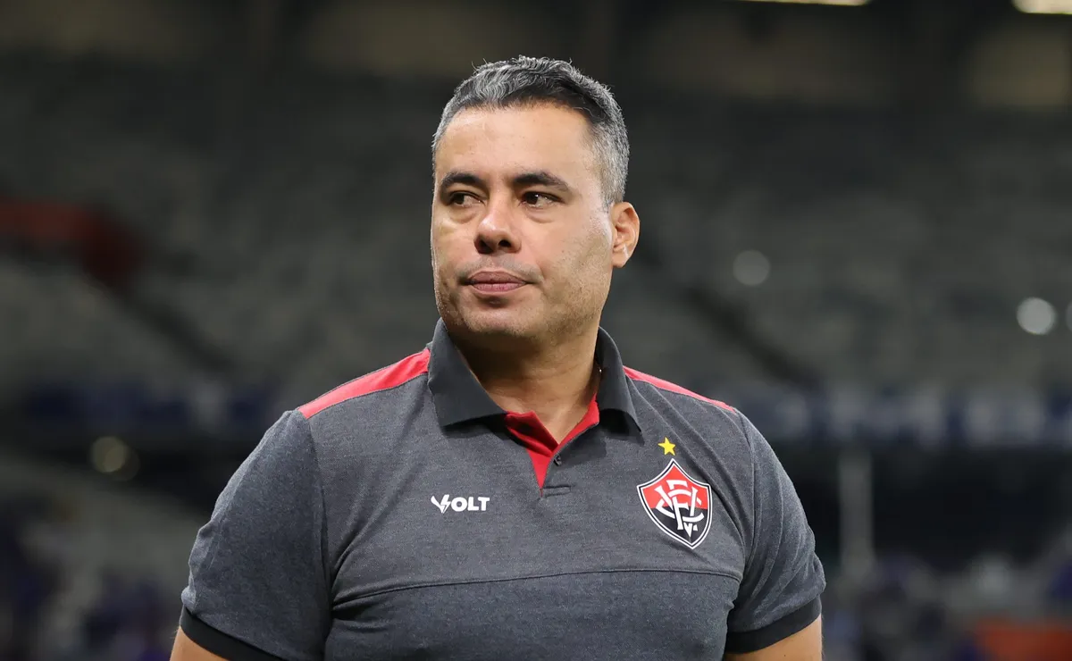 Jair Ventura analisa Cruzeiro 3 x 0 Vitória no Mineirão e cita desatenção como motivo do revés