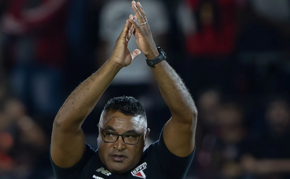 São Paulo aposta em cruzamentos com Roger Machado e números expõem dificuldade ofensiva