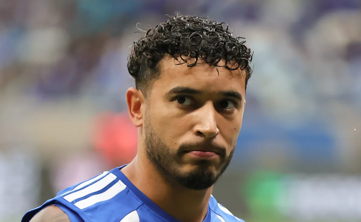 William exalta mudanças de Artur Jorge na comparação com Tite após Cruzeiro x Vitória: “Equilíbrio”