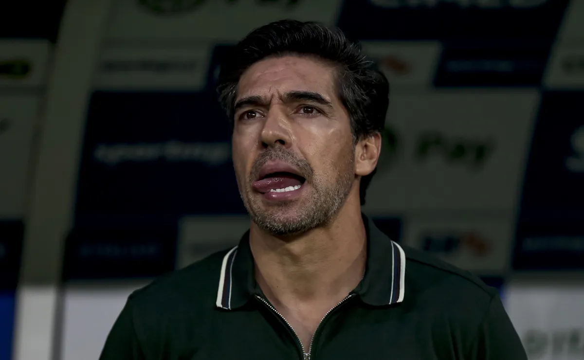 Abel Ferreira decide poupar alguns jogadores e vai colocar escalação diferente em Palmeiras x Grêmio