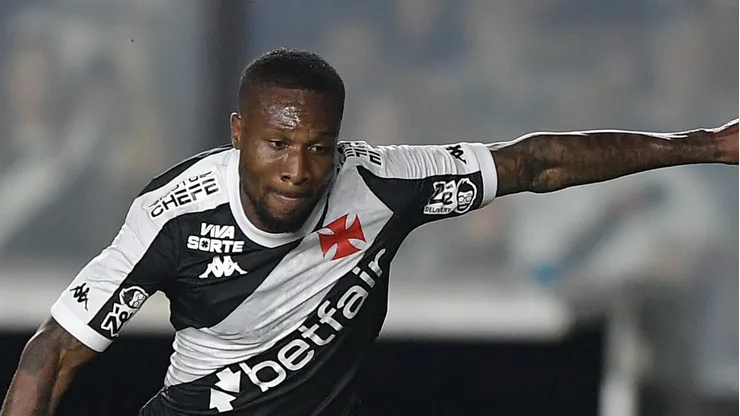 - Loide ainda pertence ao Vasco