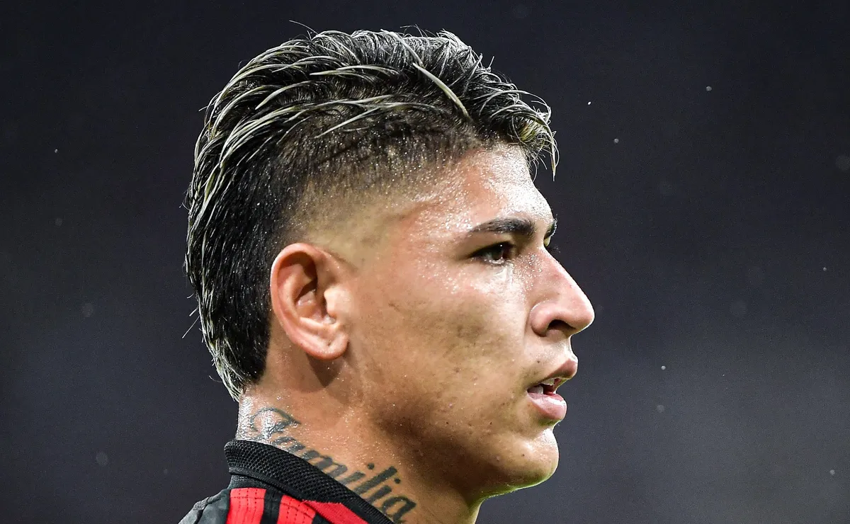 Carrascal ganha moral com Leonardo Jardim e pode ser titular no Flamengo contra o Bragantino