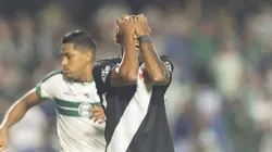 Vasco mantém invencibilidade com Renato, mas defesa volta a preocupar — Foto Hedeson AlvesAGIF