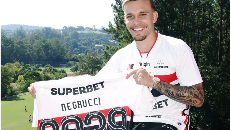 Volante renova até 2029 - Foto: Rubens Chiri/São Paulo FC