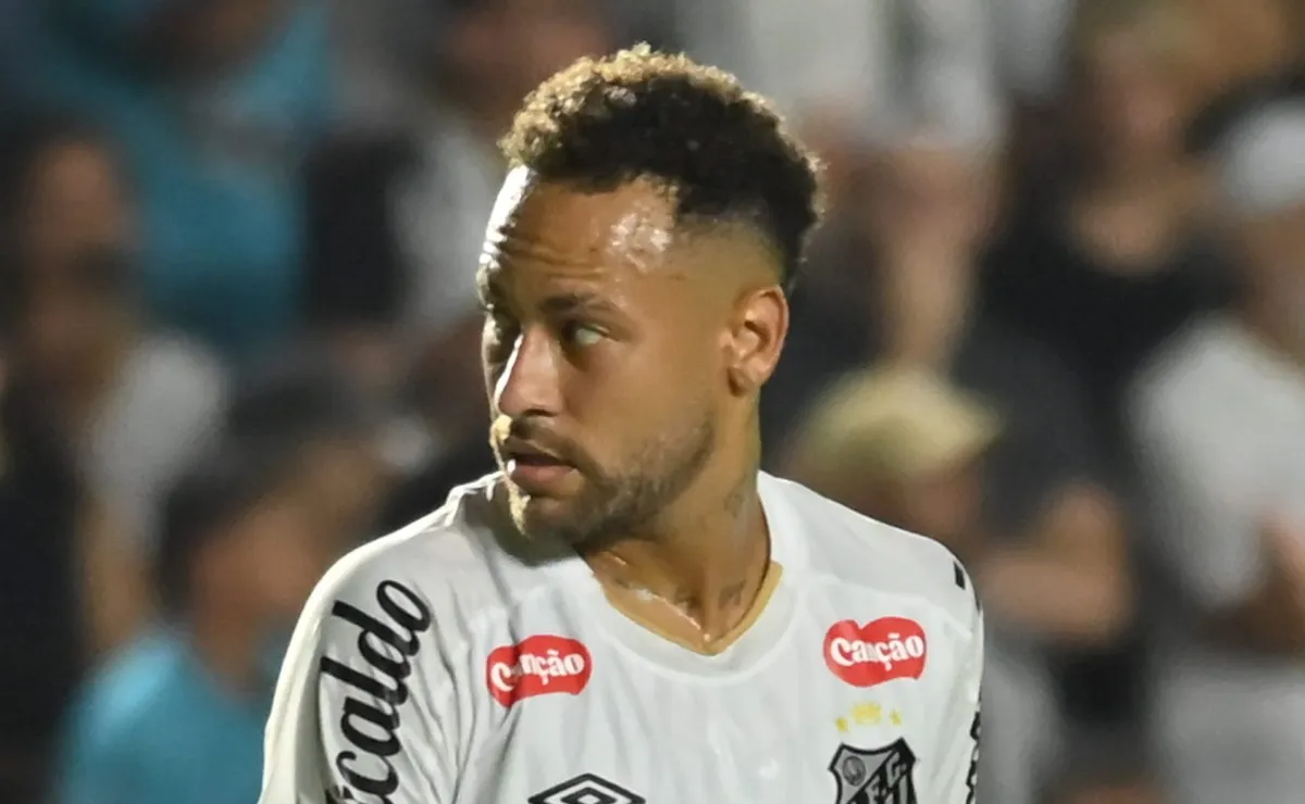 Neymar joga? Cuca adia decisão e irá definir escalação do Santos horas antes da partida
