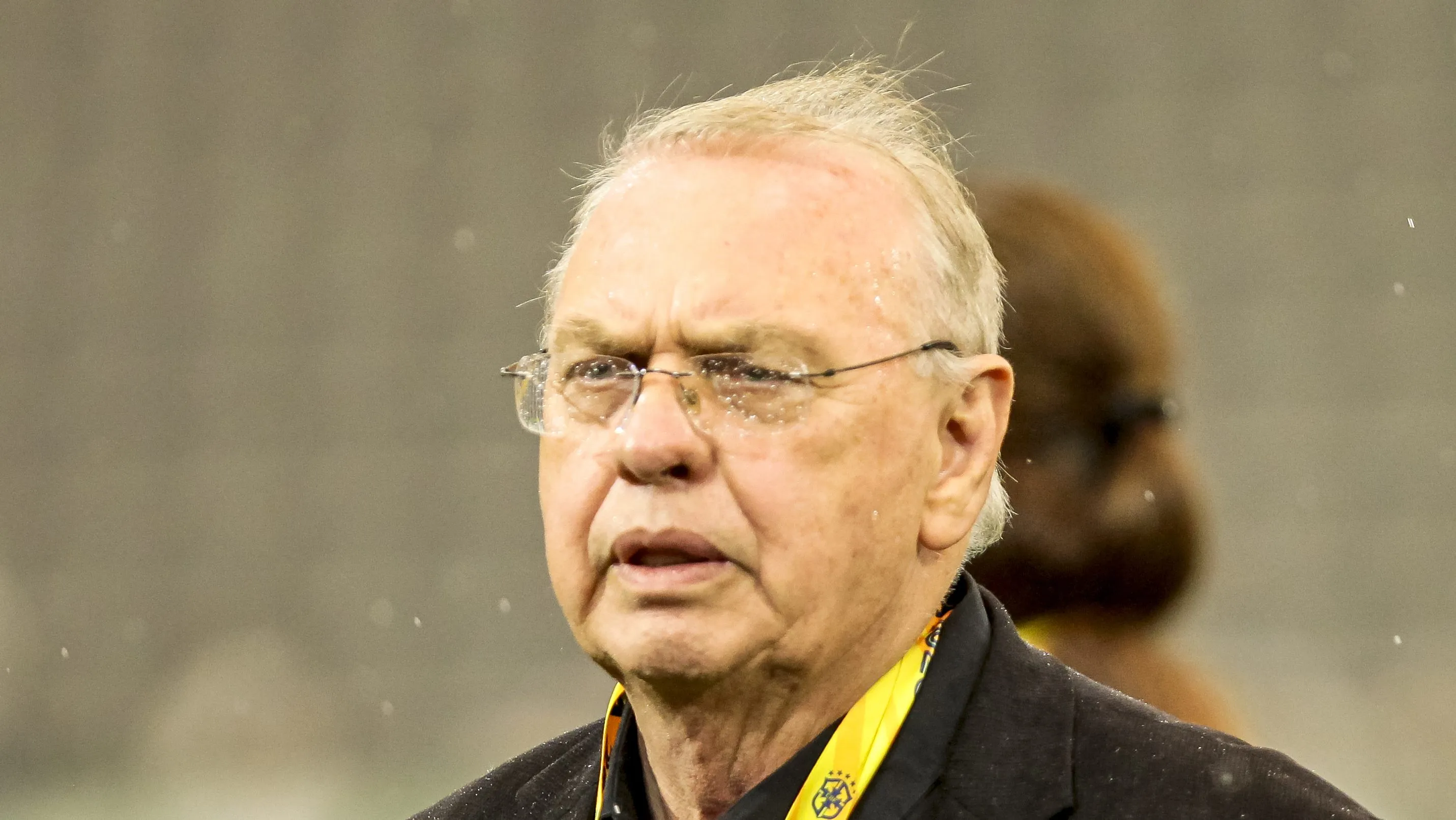 Foto: Marco Miatelo/AGIF – Osmar Stabile se preocupa com multa rescisória do treinador.